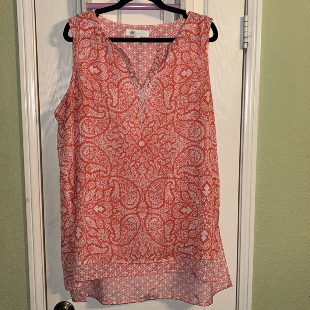 Fever - Sleeveless Paisley Hi Low Top, Large, NWOT